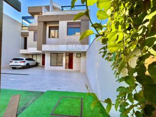 Sobrado a Venda, Condomínio Giardino Ópera: Alto padrão, Vista Ópera de Arame e Conectado à Natureza no São Lourenço - Curitiba/PR