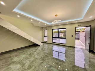 Sobrado Novo Inteligente no Barreirinha: Alto Padrão, Tecnologia e Flexibilidade no Pagamento!