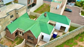 CASA TÉRREA ALTO PADRÃO NO VICENZA: 3 SUÍTES, 327M² E GARAGEM PARA 5 CARROS