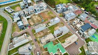 CASA TÉRREA ALTO PADRÃO NO VICENZA: 3 SUÍTES, 327M² E GARAGEM PARA 5 CARROS