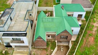 CASA TÉRREA ALTO PADRÃO NO VICENZA: 3 SUÍTES, 327M² E GARAGEM PARA 5 CARROS