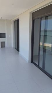 Luxo e Vista Mar Definitiva: 4 Suítes no Upside Home Club