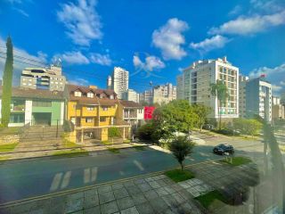 Apartamento Mobiliado com 3 Quartos e 2 Vagas à Venda – Água Verde / Vila Izabel