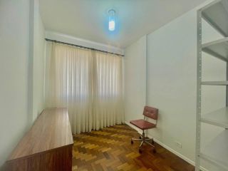 Apartamento Mobiliado com 3 Quartos e 2 Vagas à Venda – Água Verde / Vila Izabel