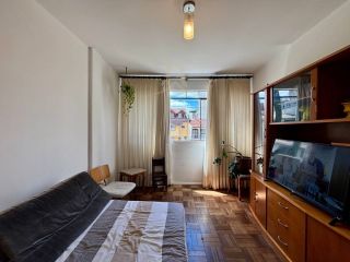 Apartamento Mobiliado com 3 Quartos e 2 Vagas à Venda – Água Verde / Vila Izabel