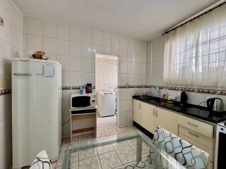 Apartamento Mobiliado com 3 Quartos e 2 Vagas à Venda – Água Verde / Vila Izabel