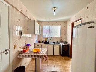 Apartamento Exclusivo em Caiobá: Conforto, Vista e Lazer a 100m da Praia no Edifício Meridien!