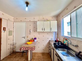 Apartamento Exclusivo em Caiobá: Conforto, Vista e Lazer a 100m da Praia no Edifício Meridien!