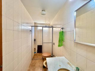 Apartamento Exclusivo em Caiobá: Conforto, Vista e Lazer a 100m da Praia no Edifício Meridien!