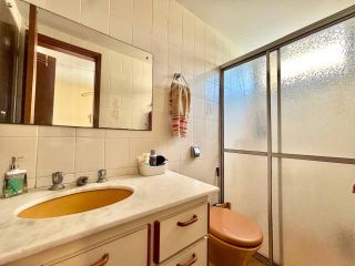 Apartamento Exclusivo em Caiobá: Conforto, Vista e Lazer a 100m da Praia no Edifício Meridien!