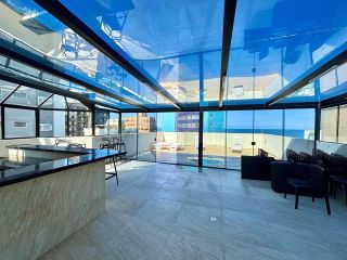 Apartamento Exclusivo em Caiobá: Conforto, Vista e Lazer a 100m da Praia no Edifício Meridien!