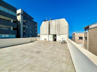 Apartamento Exclusivo em Caiobá: Conforto, Vista e Lazer a 100m da Praia no Edifício Meridien!