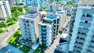 Apartamento Exclusivo em Caiobá: Conforto, Vista e Lazer a 100m da Praia no Edifício Meridien!