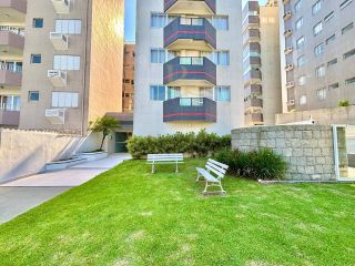 Apartamento Exclusivo em Caiobá: Conforto, Vista e Lazer a 100m da Praia no Edifício Meridien!