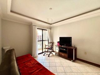 Cobertura duplex mobiliada no Centro de Balneário Camboriú Perto da Praia