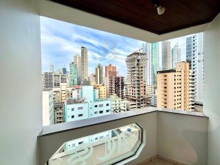 Cobertura duplex mobiliada no Centro de Balneário Camboriú Perto da Praia