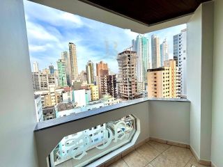 Cobertura duplex mobiliada no Centro de Balneário Camboriú Perto da Praia