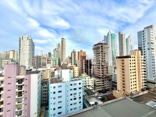 Cobertura duplex mobiliada no Centro de Balneário Camboriú Perto da Praia