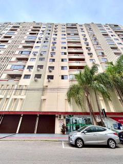 Cobertura duplex mobiliada no Centro de Balneário Camboriú Perto da Praia