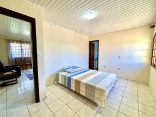 CASA RECÉM-REFORMADA COM TERRENO DE 296m² NO BAIRRO GUARANI EM COLOMBO