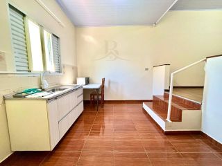 CASA RECÉM-REFORMADA COM TERRENO DE 296m² NO BAIRRO GUARANI EM COLOMBO