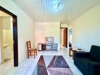 CASA RECÉM-REFORMADA COM TERRENO DE 296m² NO BAIRRO GUARANI EM COLOMBO