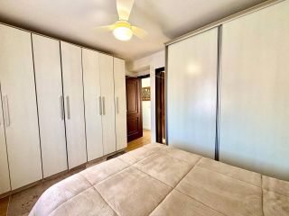 SOBRADO COM 157m², 3 QUARTOS, SUÍTE E AMPLO TERRENO NO BAIRRO GUARANI EM COLOMBO