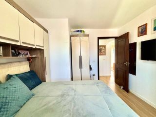 SOBRADO COM 157m², 3 QUARTOS, SUÍTE E AMPLO TERRENO NO BAIRRO GUARANI EM COLOMBO