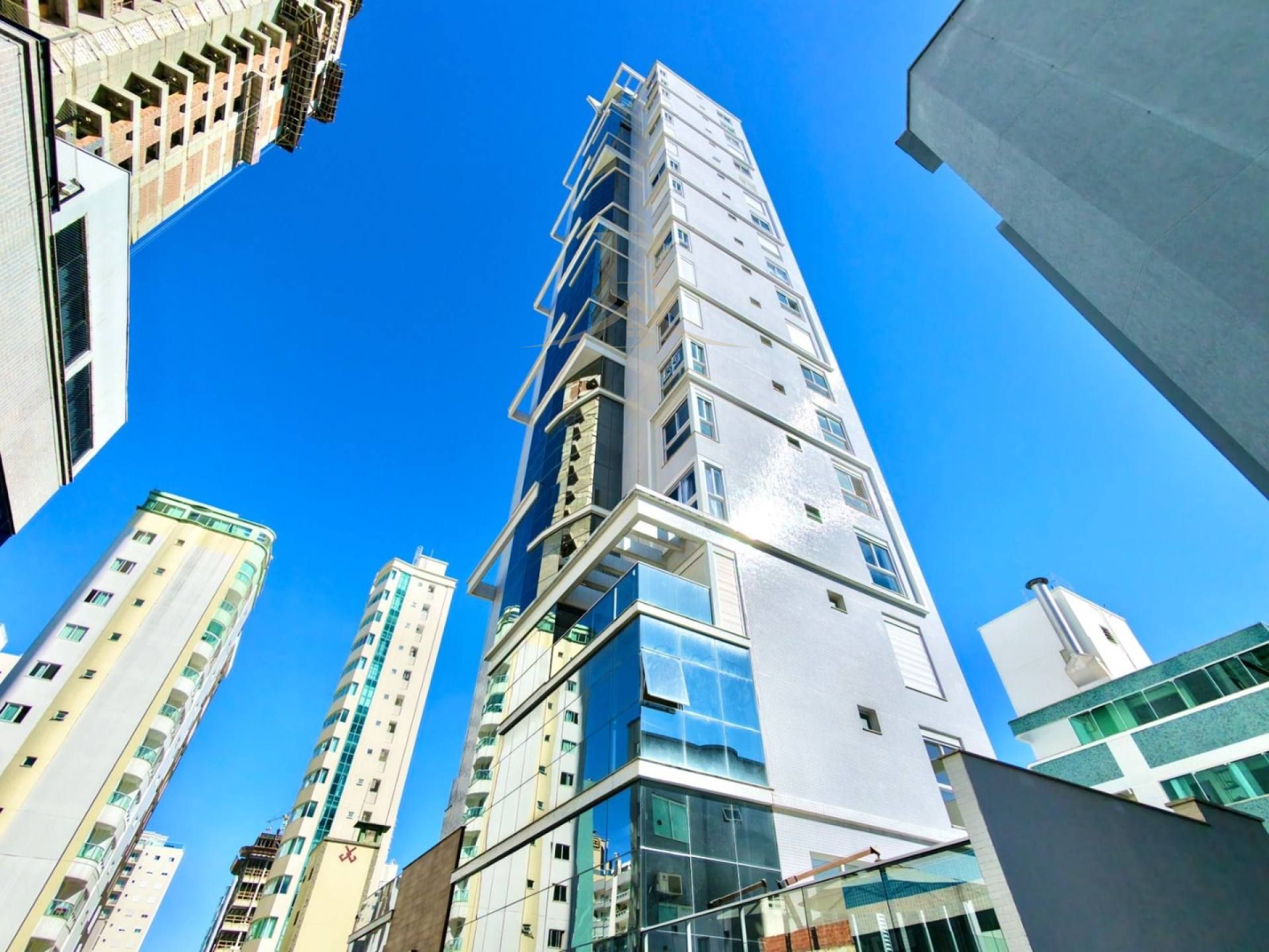 Apartamento à Venda no Edifício Unique Tower em Balneário Camboriú, 3 Suítes, 11º Andar, 2 Vagas de Garagem