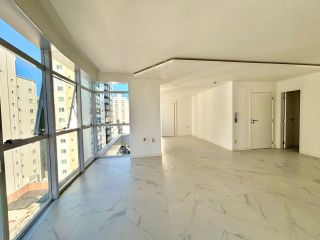 Apartamento à Venda no Edifício Unique Tower em Balneário Camboriú, 3 Suítes, 11º Andar, 2 Vagas de Garagem
