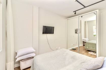 Apartamento Reformado e Mobiliado a 400m da Praia no Edifício Praia de Itaparica – Balneário Camboriú