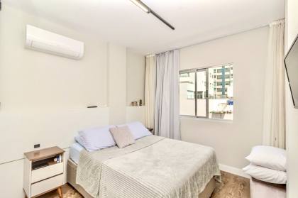 Apartamento Reformado e Mobiliado a 400m da Praia no Edifício Praia de Itaparica – Balneário Camboriú