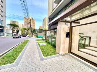 Apartamento de Alto Luxo no Edifício Carmen, 3 Suítes, Porteira Fechada ao lado do Clube Curitibano