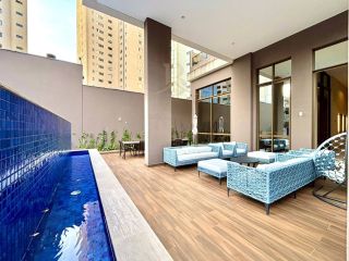 Apartamento de Alto Luxo no Edifício Carmen, 3 Suítes, Porteira Fechada ao lado do Clube Curitibano