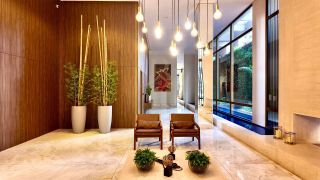 Apartamento de Alto Luxo no Edifício Carmen, 3 Suítes, Porteira Fechada ao lado do Clube Curitibano
