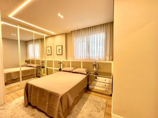 Apartamento de Alto Luxo no Edifício Carmen, 3 Suítes, Porteira Fechada ao lado do Clube Curitibano