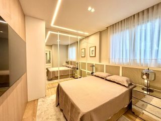 Apartamento de Alto Luxo no Edifício Carmen, 3 Suítes, Porteira Fechada ao lado do Clube Curitibano