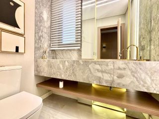 Apartamento de Alto Luxo no Edifício Carmen, 3 Suítes, Porteira Fechada ao lado do Clube Curitibano