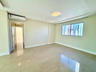 APARTAMENTO À VENDA NO EDIFÍCIO SOLAR DO TAMARINDO | 3 DORMITÓRIOS,122m² PRIVATIVOS, 2 VAGAS, CENTRO DE BALNEÁRIO CAMBORIÚ
