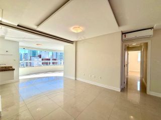 APARTAMENTO À VENDA NO EDIFÍCIO SOLAR DO TAMARINDO | 3 DORMITÓRIOS,122m² PRIVATIVOS, 2 VAGAS, CENTRO DE BALNEÁRIO CAMBORIÚ