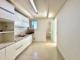 APARTAMENTO À VENDA NO EDIFÍCIO SOLAR DO TAMARINDO | 3 DORMITÓRIOS,122m² PRIVATIVOS, 2 VAGAS, CENTRO DE BALNEÁRIO CAMBORIÚ