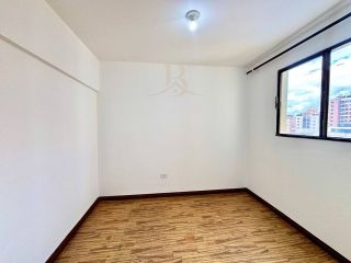 Apartamento 1 Quarto com Sacada no Cristo Rei - Edifício Trianon Park