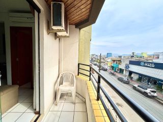 Apartamento 4 Dormitórios à Venda no Centro de Balneário Camboriú – 2 Suítes e Sacada com Churrasqueira