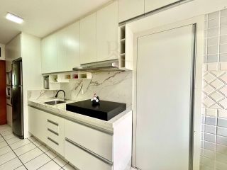 Apartamento 4 Dormitórios à Venda no Centro de Balneário Camboriú – 2 Suítes e Sacada com Churrasqueira