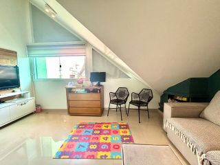 Sobrado Triplex 3 Quartos (2 Suítes) à Venda no Atuba, Curitiba - 146m² com Churrasqueira e Ático