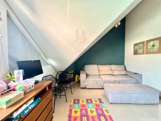Sobrado Triplex 3 Quartos (2 Suítes) à Venda no Atuba, Curitiba - 146m² com Churrasqueira e Ático
