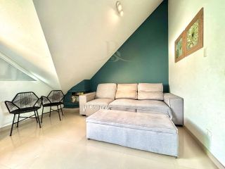 Sobrado Triplex 3 Quartos (2 Suítes) à Venda no Atuba, Curitiba - 146m² com Churrasqueira e Ático