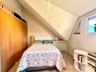 Sobrado Triplex 3 Quartos (2 Suítes) à Venda no Atuba, Curitiba - 146m² com Churrasqueira e Ático