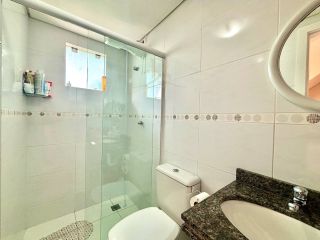 Sobrado Triplex 3 Quartos (2 Suítes) à Venda no Atuba, Curitiba - 146m² com Churrasqueira e Ático