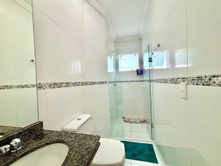 Sobrado Triplex 3 Quartos (2 Suítes) à Venda no Atuba, Curitiba - 146m² com Churrasqueira e Ático